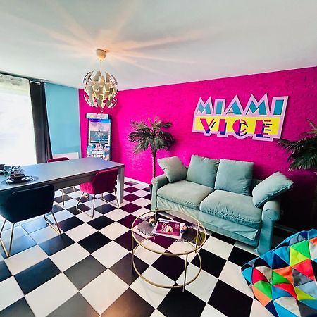Capsule Miami Vice - Jacuzzi - Billard - Ecran Cinema & Netflix - Ping-Pong - Nintendo & Jeux- 리에뱅 외부 사진