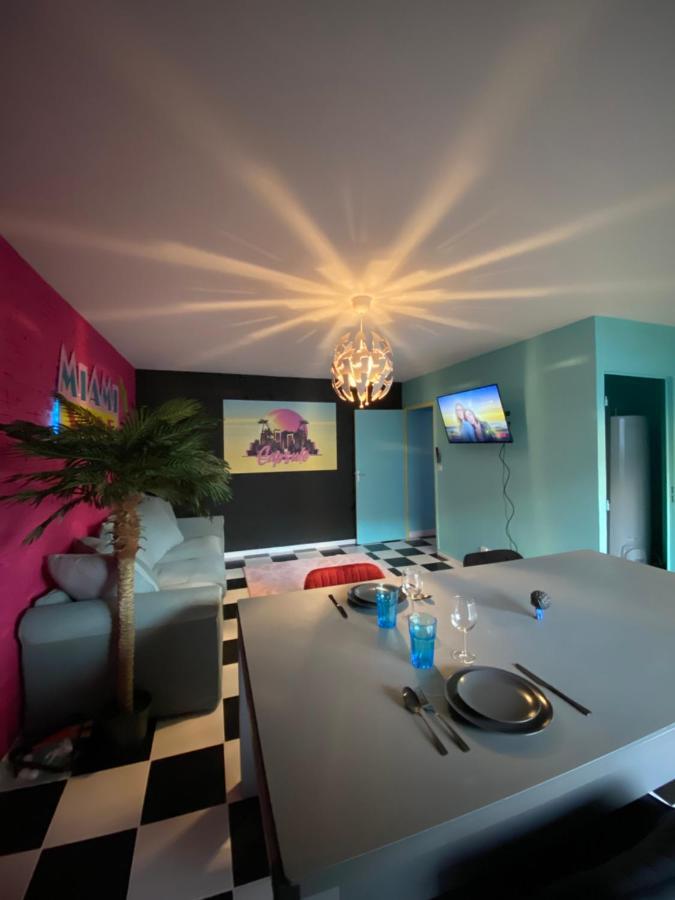 Capsule Miami Vice - Jacuzzi - Billard - Ecran Cinema & Netflix - Ping-Pong - Nintendo & Jeux- 리에뱅 외부 사진