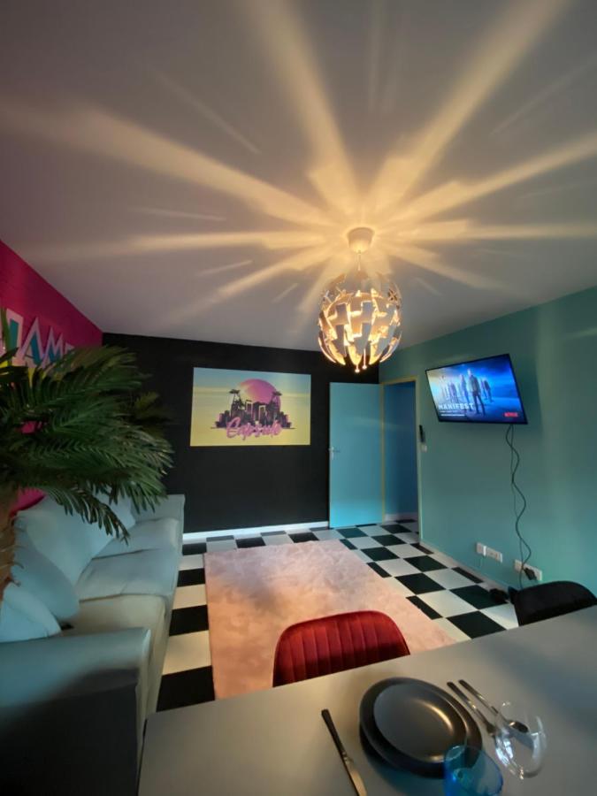 Capsule Miami Vice - Jacuzzi - Billard - Ecran Cinema & Netflix - Ping-Pong - Nintendo & Jeux- 리에뱅 외부 사진