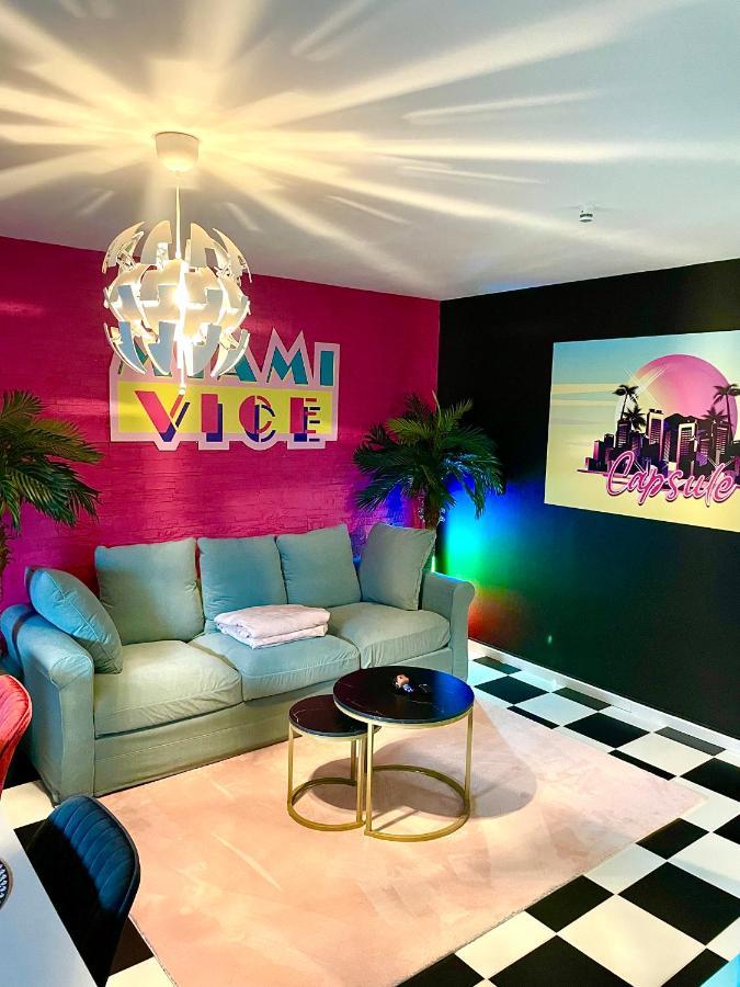 Capsule Miami Vice - Jacuzzi - Billard - Ecran Cinema & Netflix - Ping-Pong - Nintendo & Jeux- 리에뱅 외부 사진